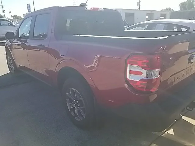 Used 2025 Red Ford XLT image 14