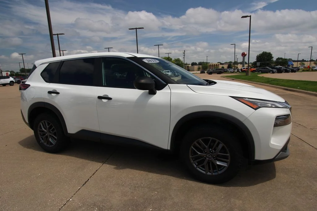 Used 2023 White Nissan S image 3