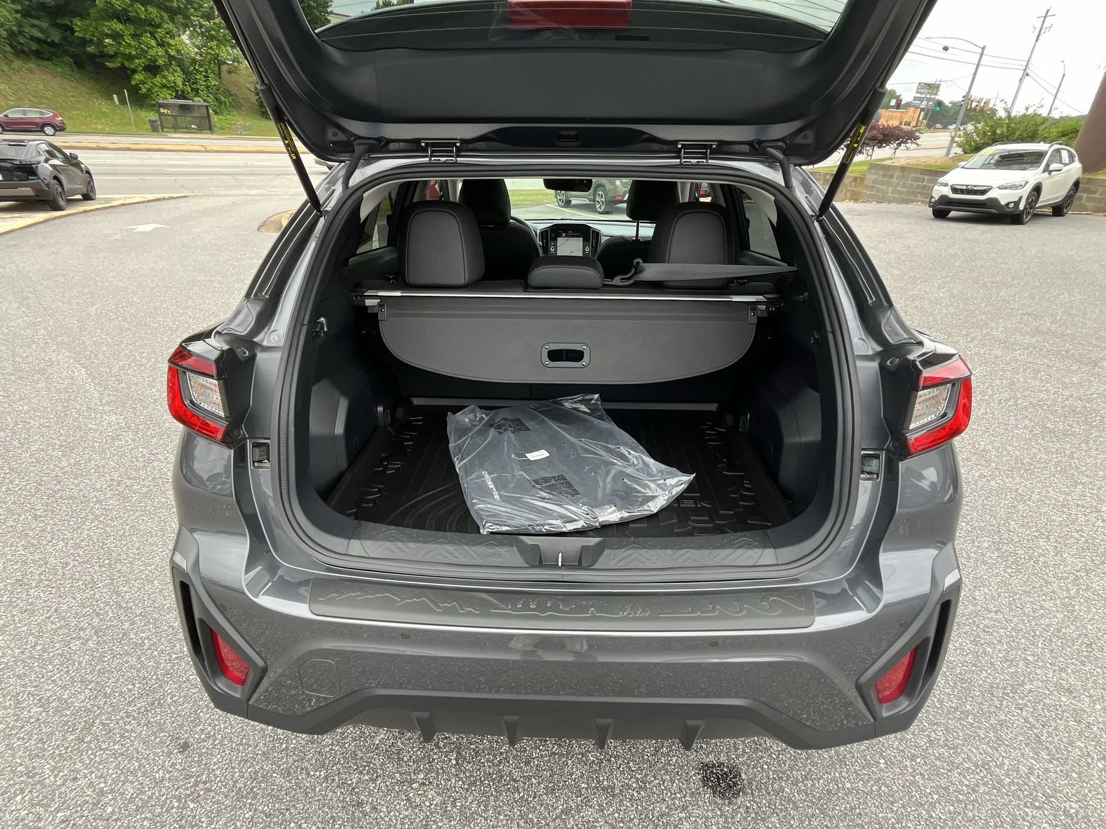 Used 2025 Magnetite Gray Metallic Subaru Limited image 28