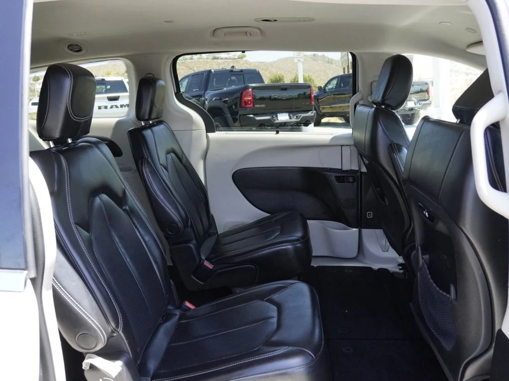 2023 Chrysler Pacifica Touring L - Photo 23