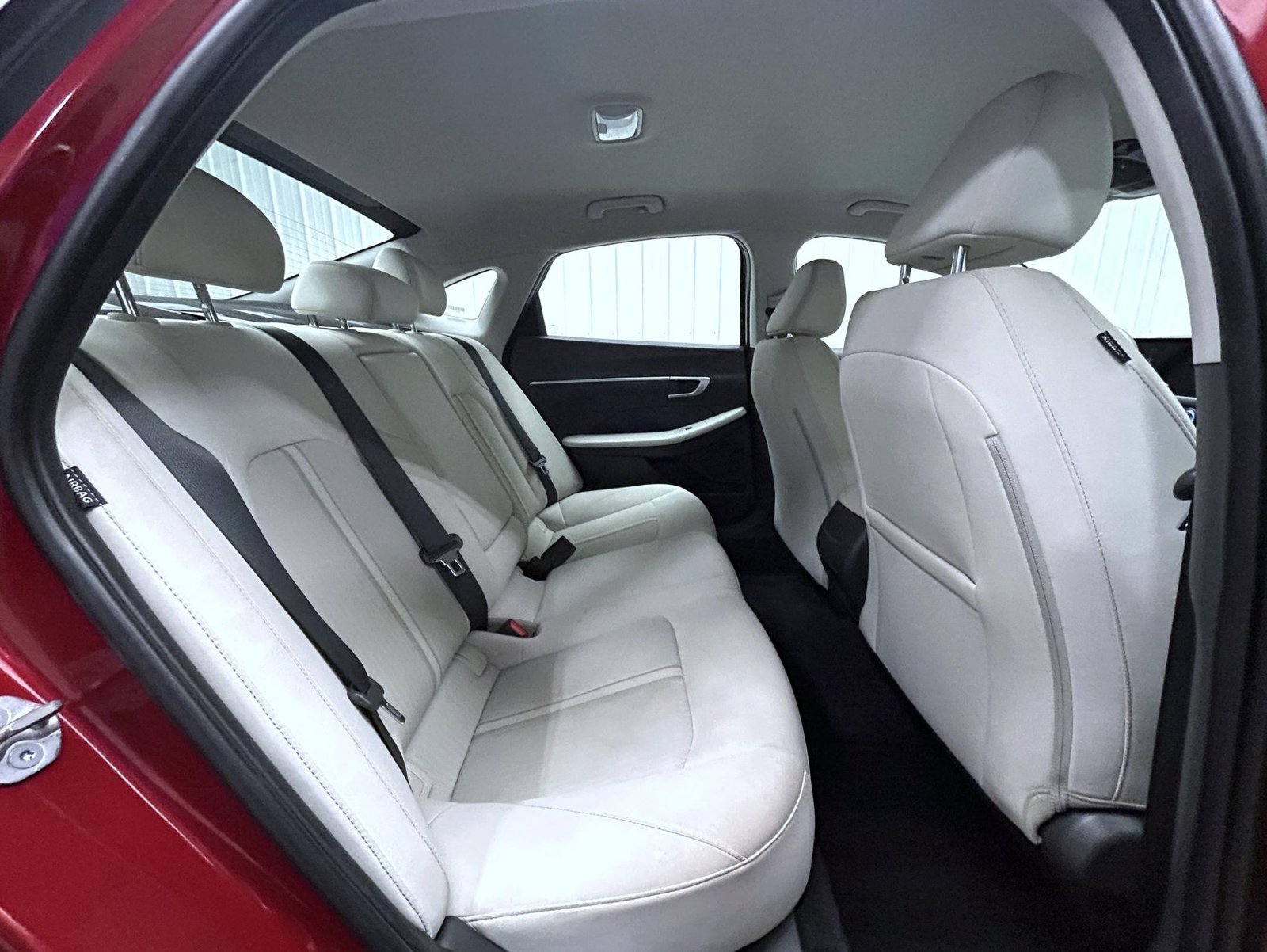 Used 2025 Red Hyundai SEL image 18
