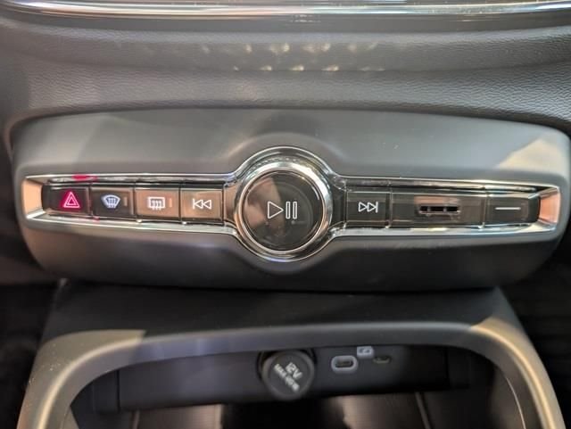 2026 Volvo XC40 Ultra - Photo 20