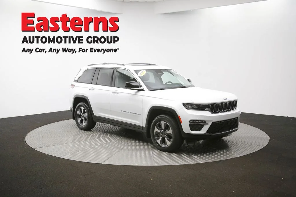 Used 2022 White Jeep 4xe image 44