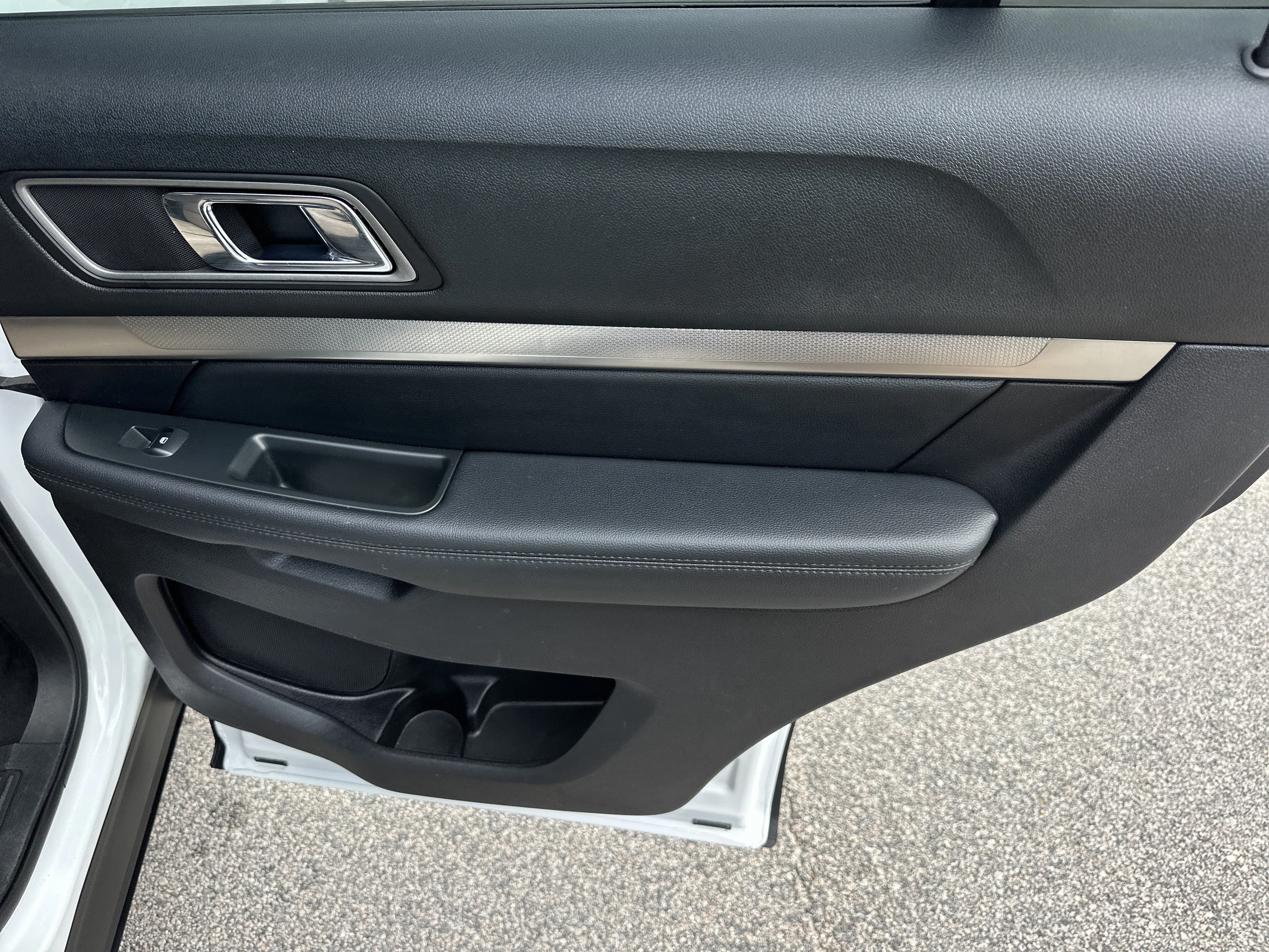 Used 2019 Oxford White Ford XLT image 16