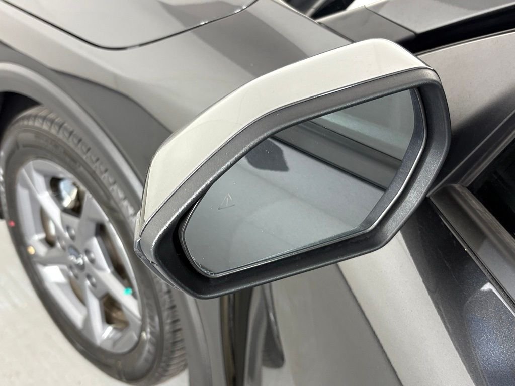 Used 2025 Gray Kia LXS image 13