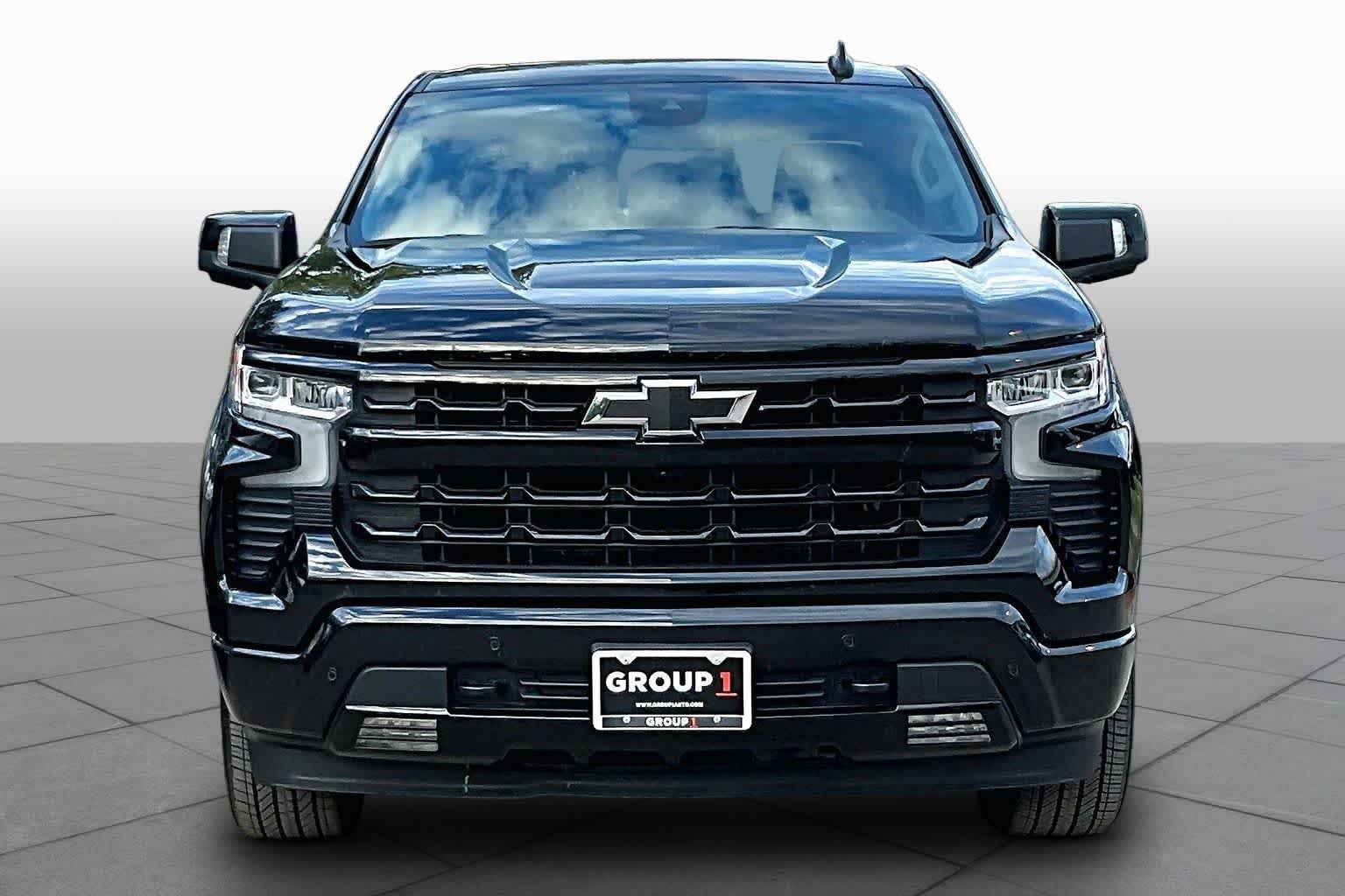 Used 2025 Black Chevrolet RST image 4