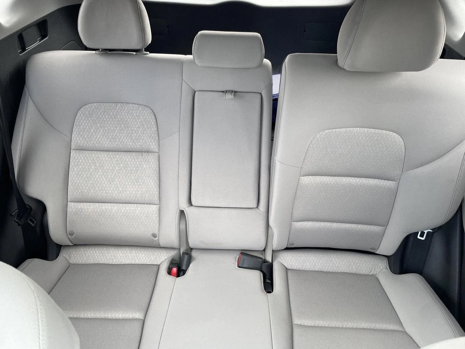 Used 2018 Dazzling White Hyundai Value image 23