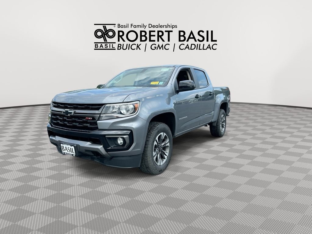 Used 2022 Gray Chevrolet Z71 image 4