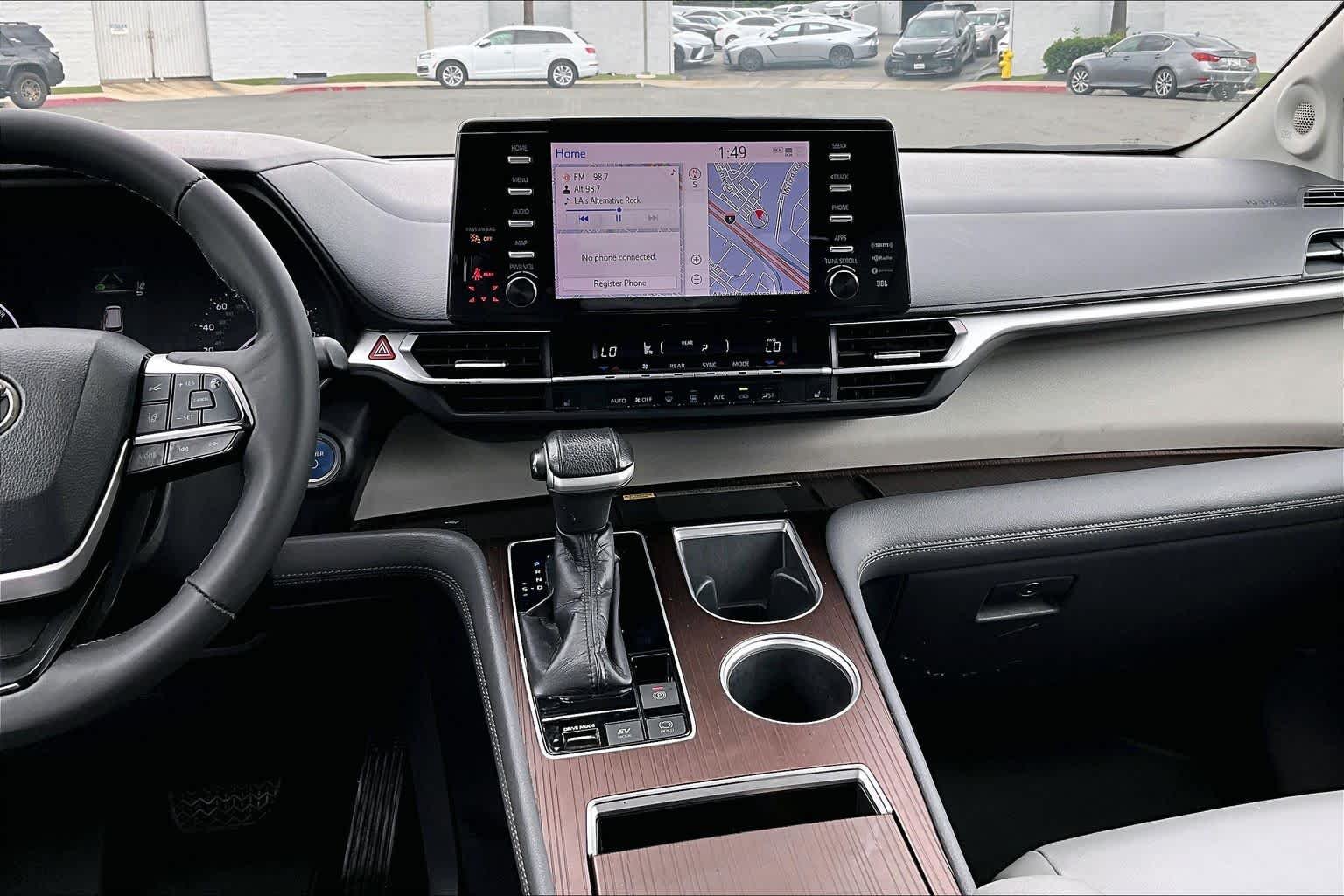 Used 2022 Wind Chill Pearl Toyota XLE image 30