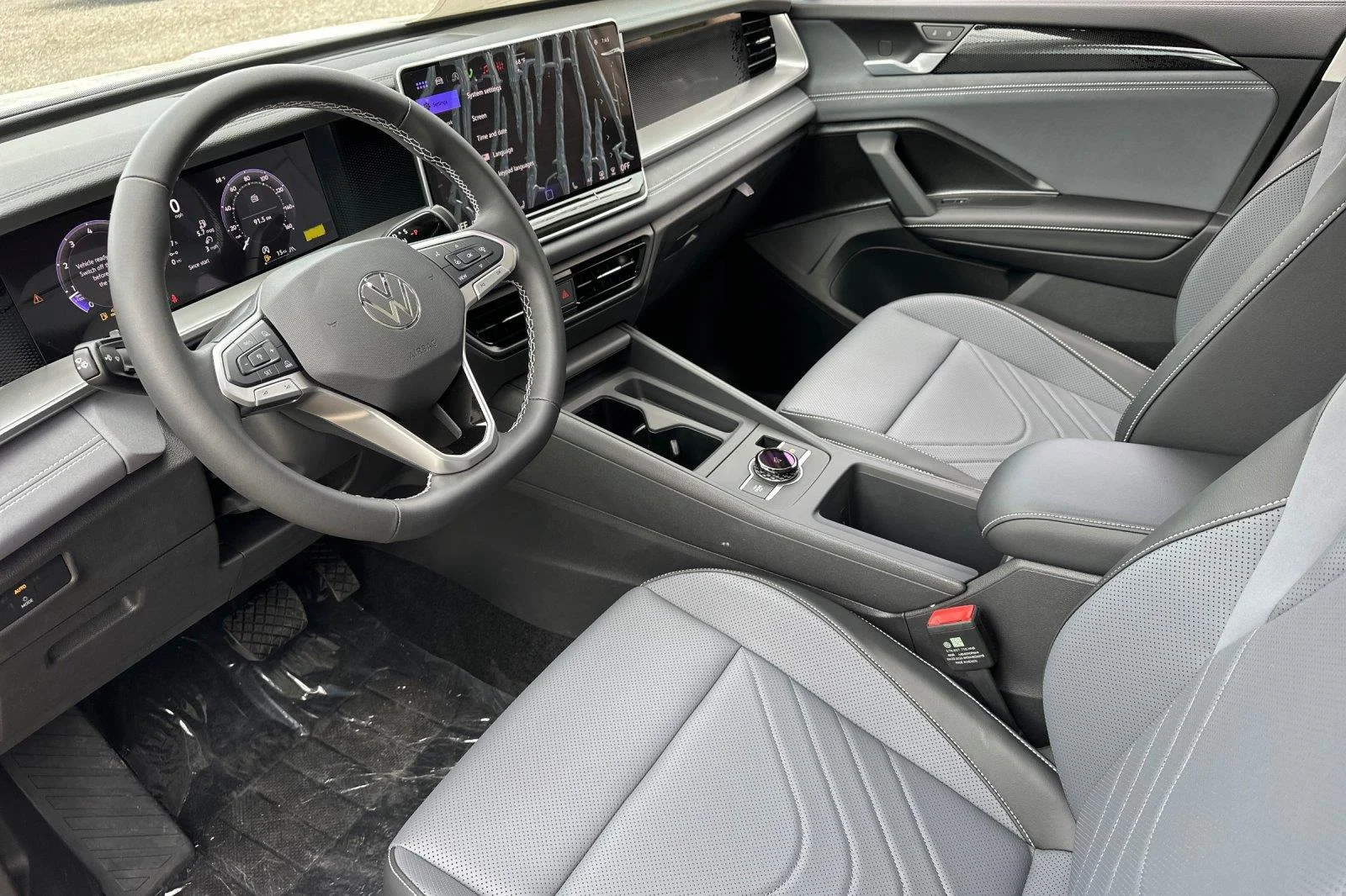 New 2026 Pure White Volkswagen SE image 10