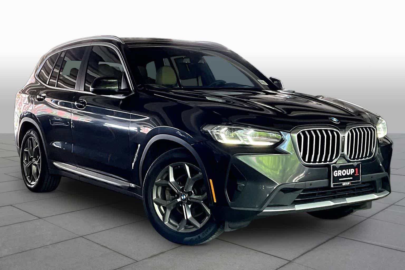 Used 2022 Jet Black BMW sDrive30i image 3