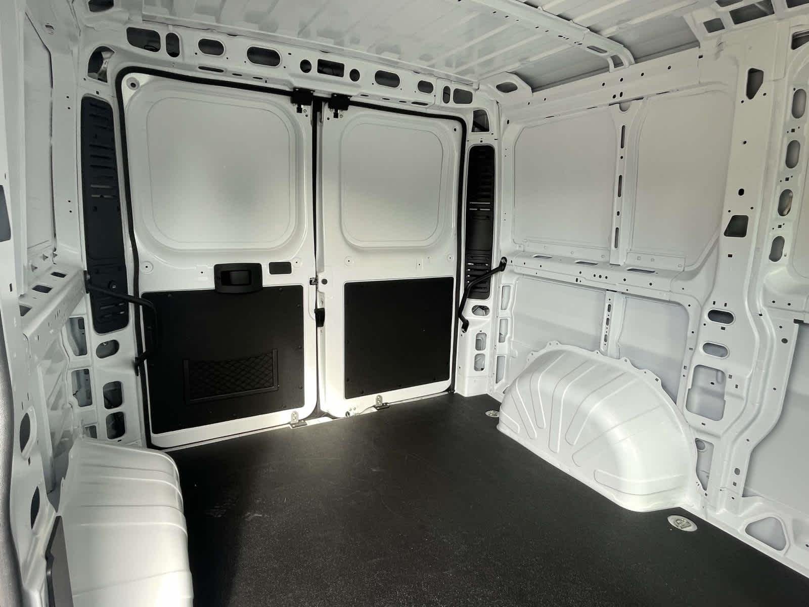 New 2026 Bright White Clearcoat Ram Tradesman image 20