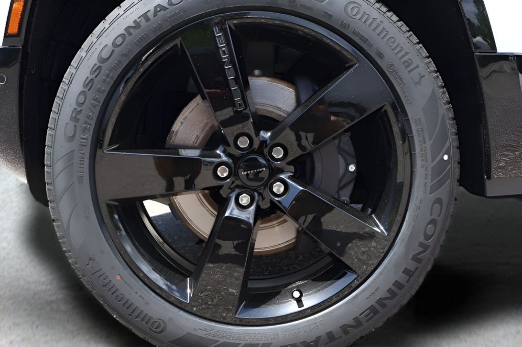 New 2026 Fuji White Land Rover X-Dynamic SE image 29