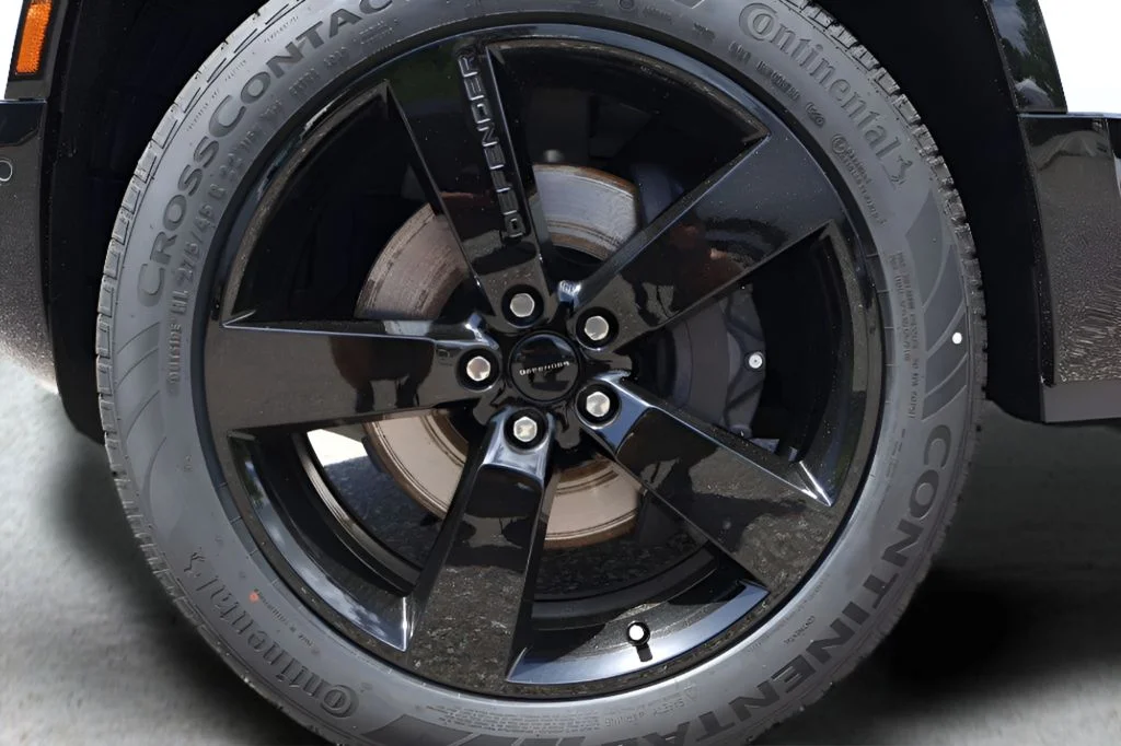 New 2026 Fuji White Land Rover X-Dynamic SE image 29