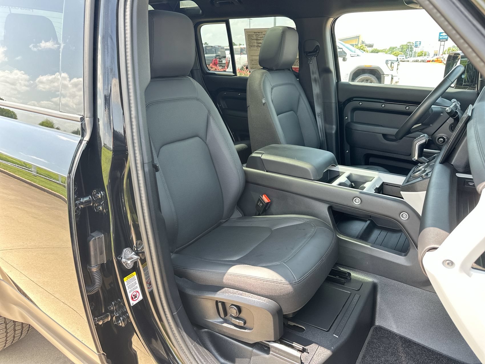 Used 2025 Black Land Rover S image 26