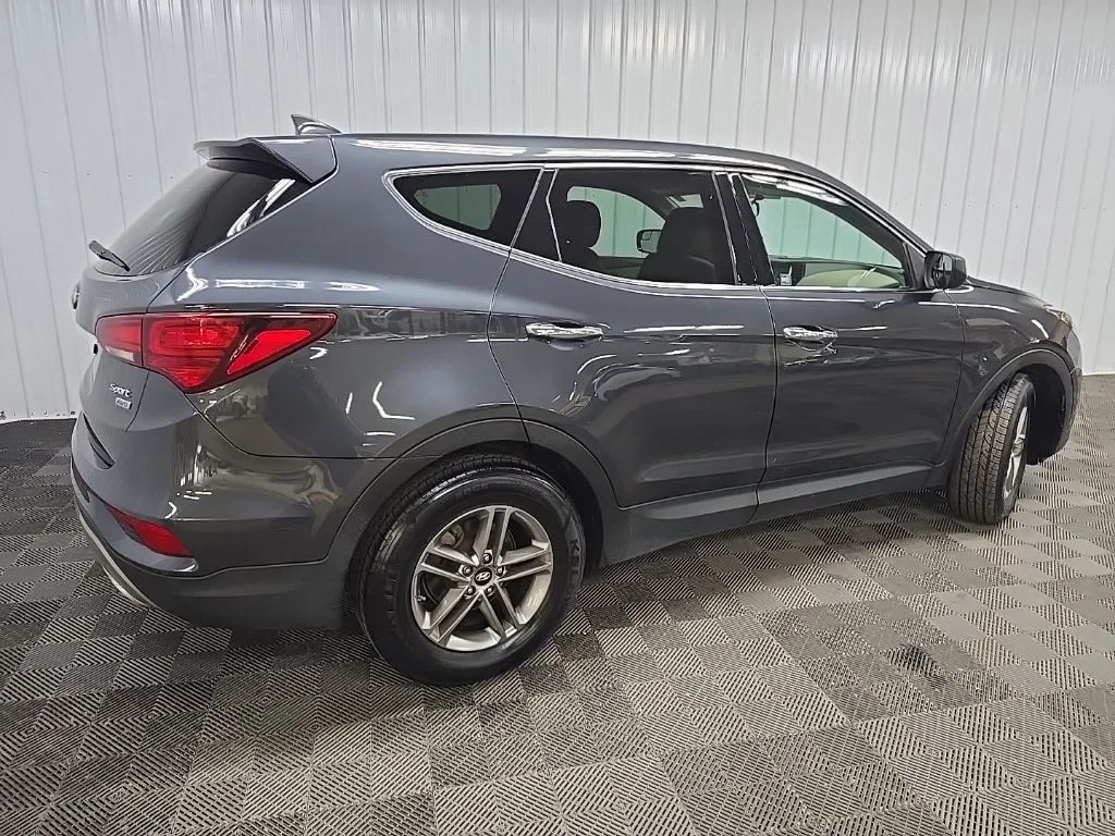 Used 2017 Platinum Graphite Hyundai 2.4 Base image 3