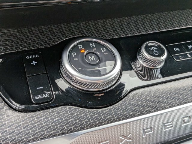 Used 2026 Silver Metallic Ford Platinum image 27