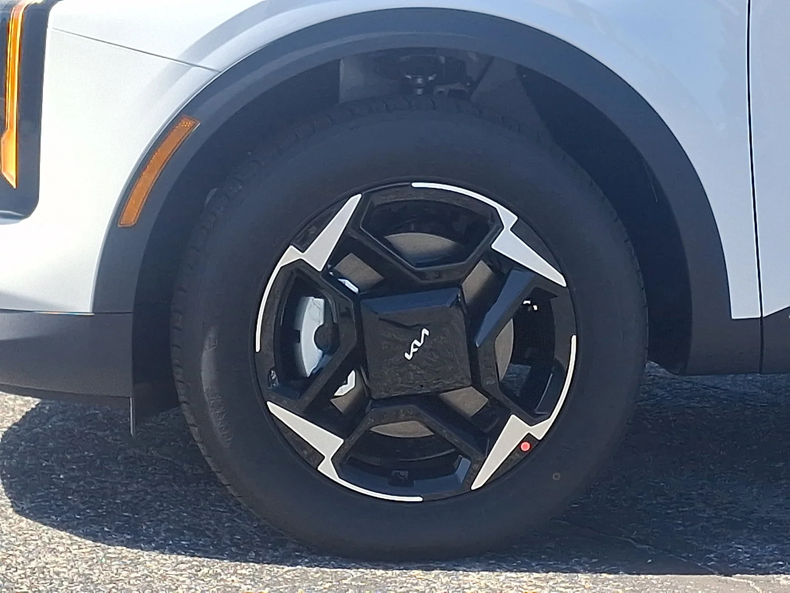 New 2027 White Kia EX image 7