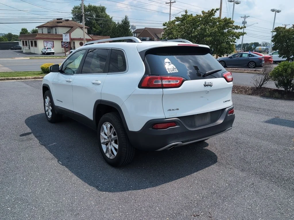 Used 2015 Bright White Clearcoat Jeep Limited image 7