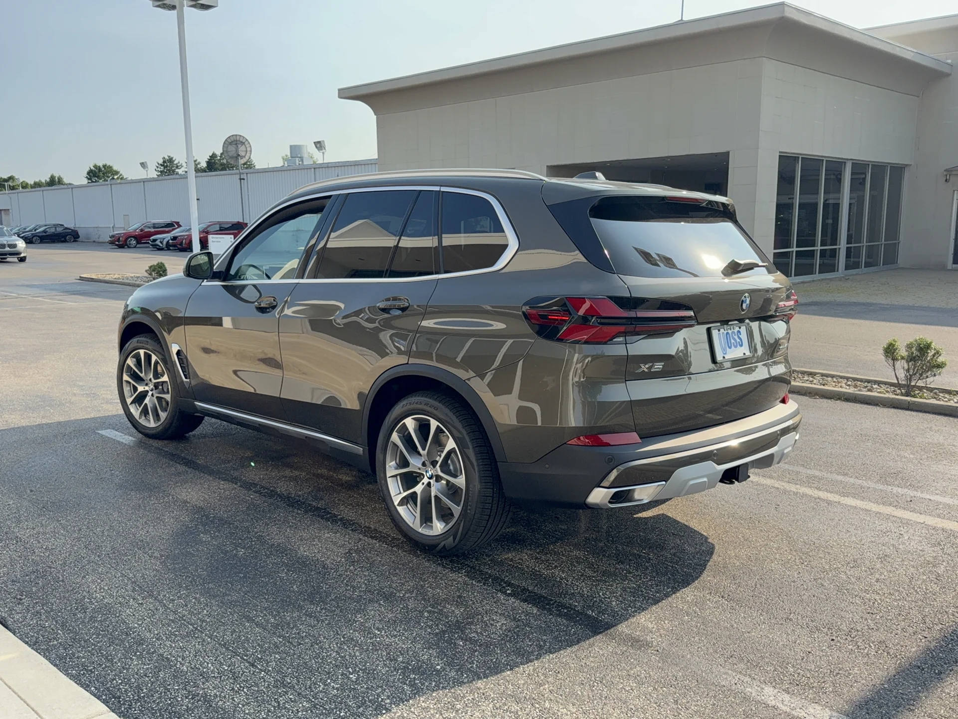 New 2026 Manhattan Green Metallic BMW xDrive40i image 8