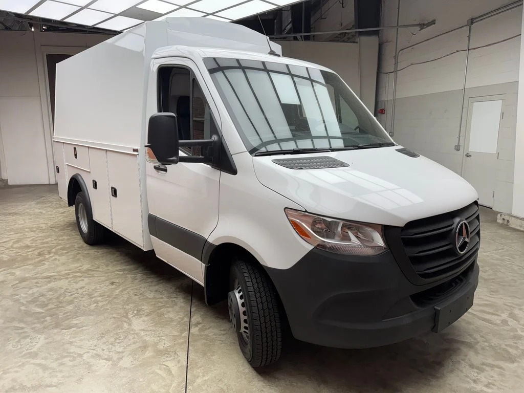 Used 2024 White Mercedes-Benz Standard Roof image 17