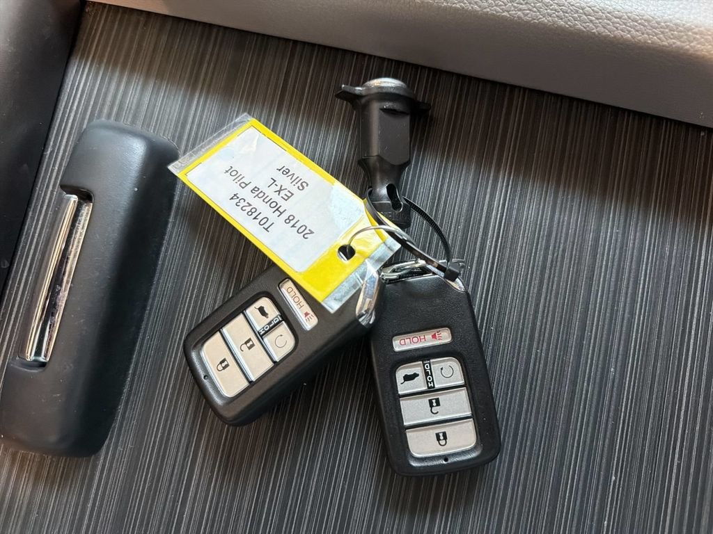 Used 2018  Honda EX-L image 21