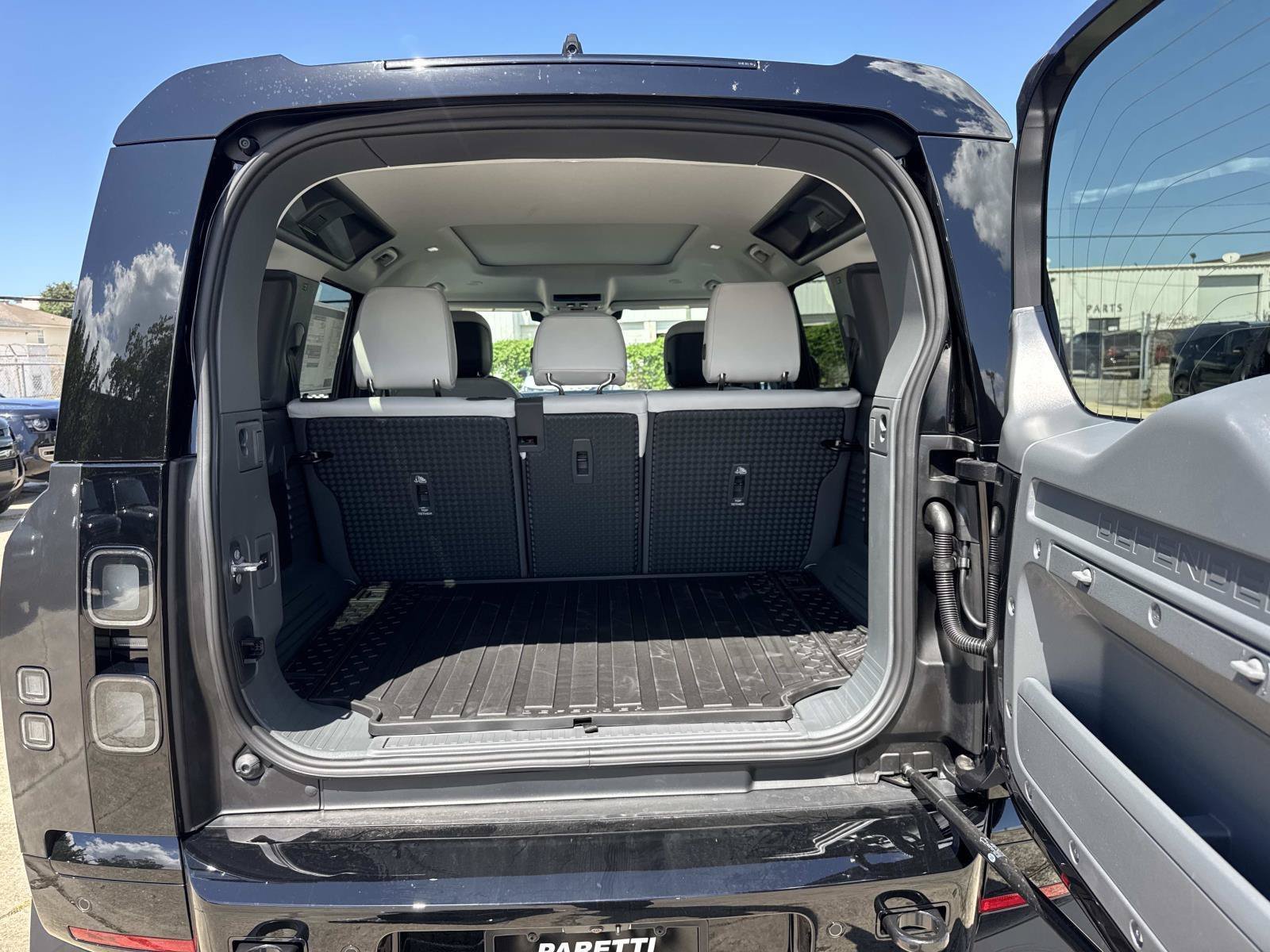 New 2026 Carpathian Grey Land Rover X-Dynamic SE image 7