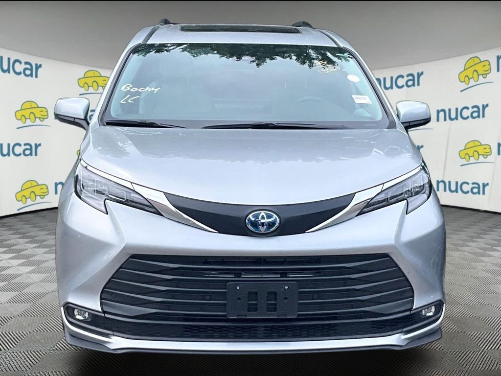 Used 2025 Silver Toyota XLE image 2
