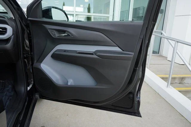 New 2027 Mosaic Black Metallic Chevrolet RS image 13