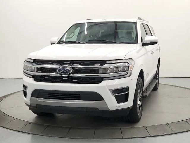 Used 2024 White Ford Limited image 4