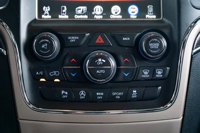Used 2017 Red Jeep Limited image 17