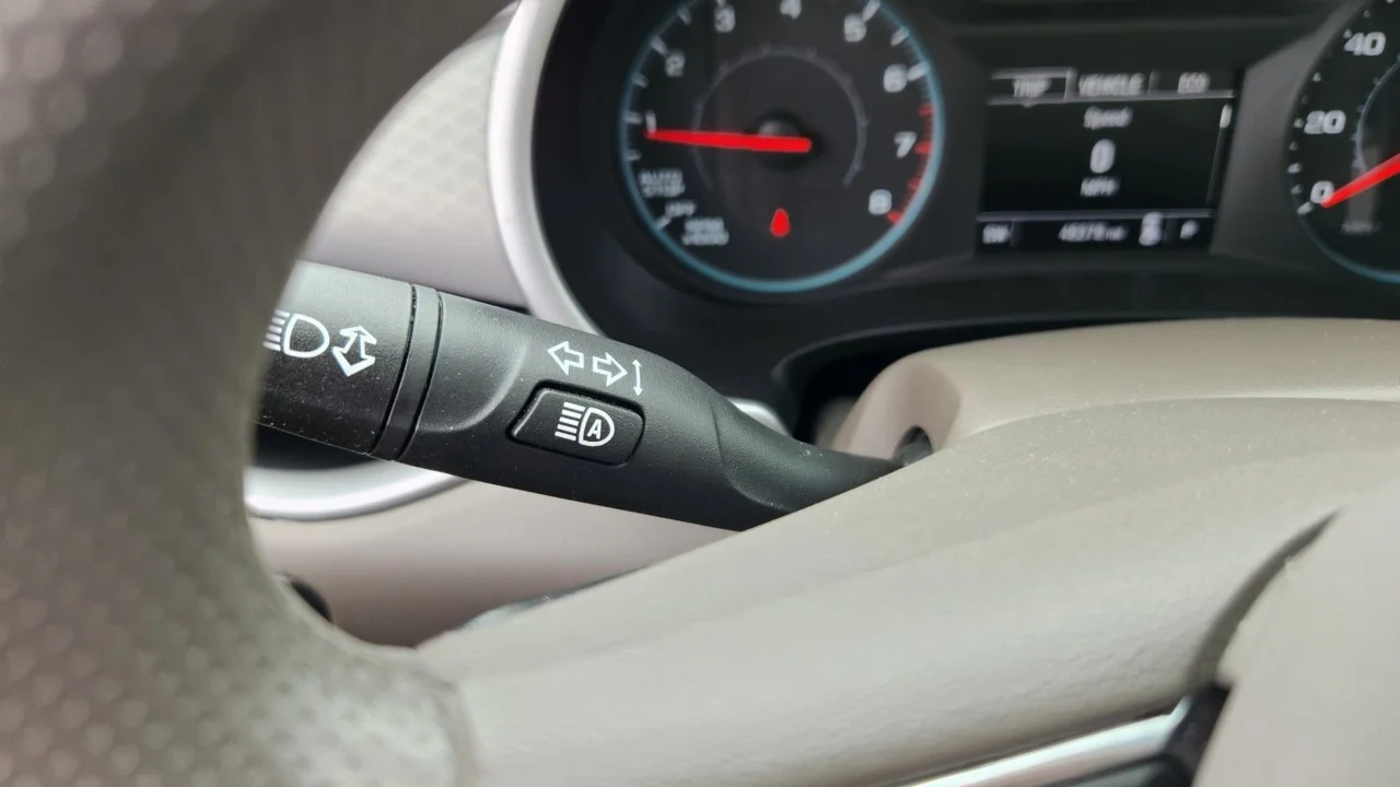 Used 2023 SUMMIT WHITE Chevrolet LS image 22