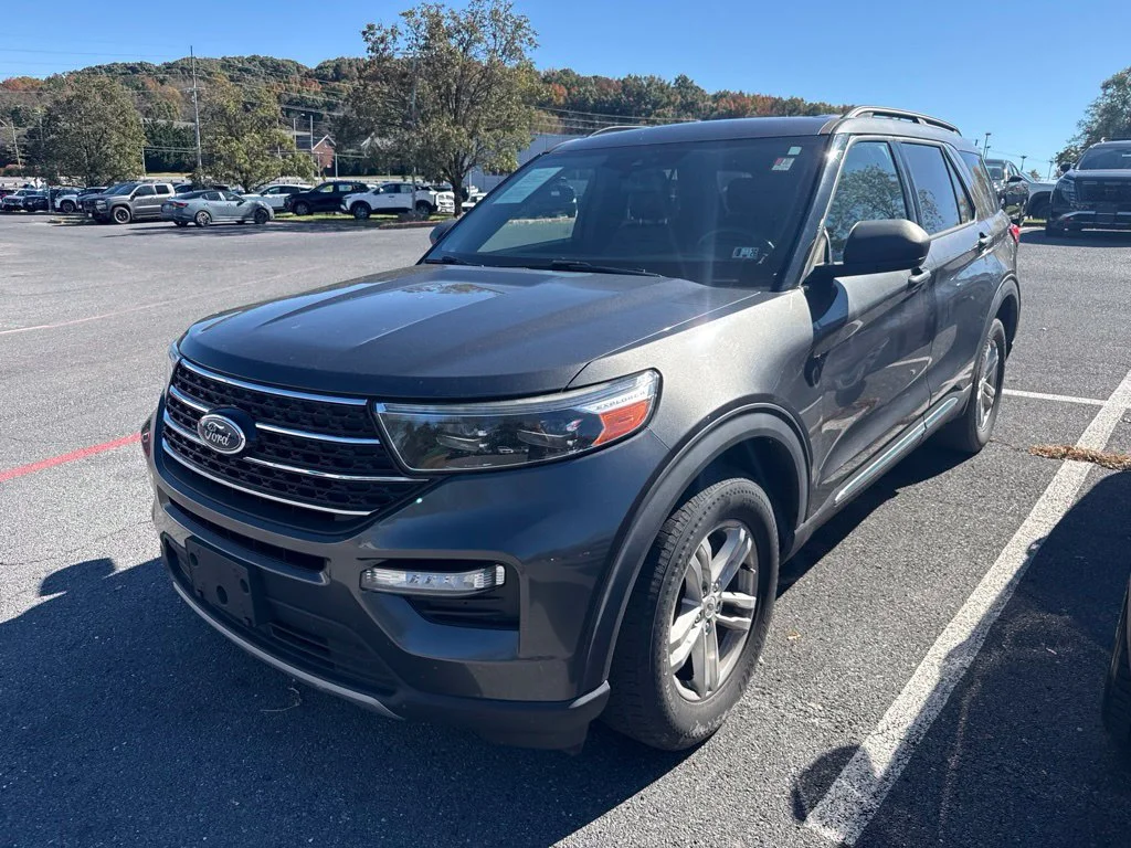 Used 2020 Gray Ford XLT image 2