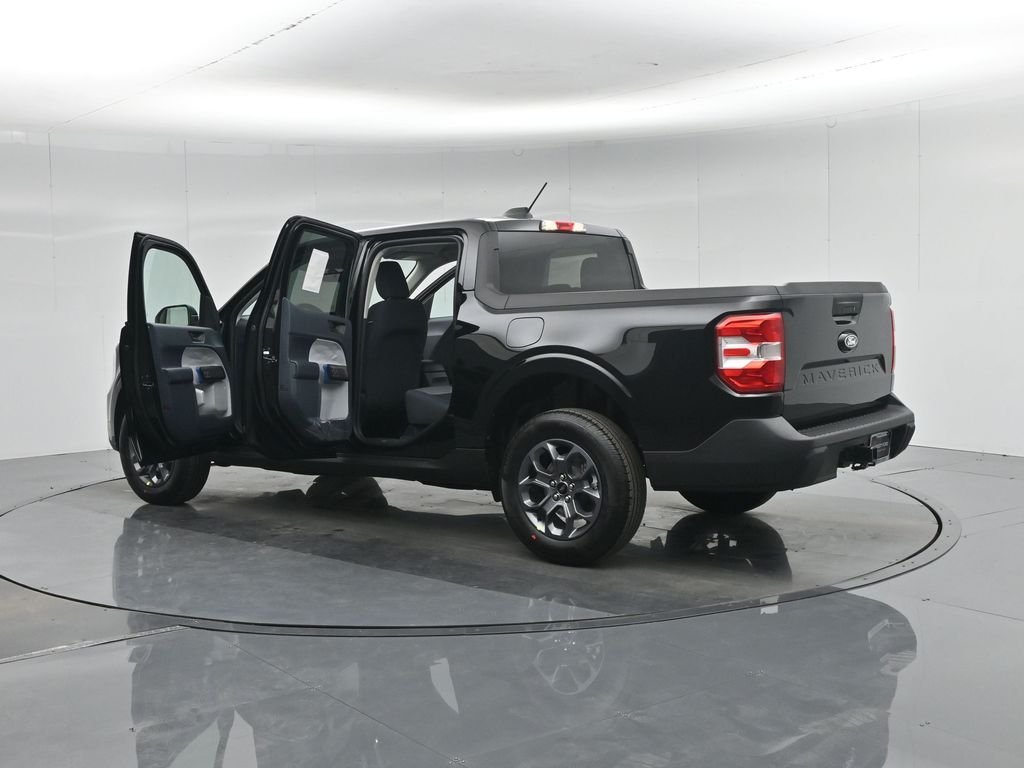 New 2026 Shadow Black Ford XLT image 32