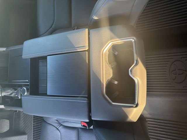 2024 Toyota Sequoia Platinum - Photo 25
