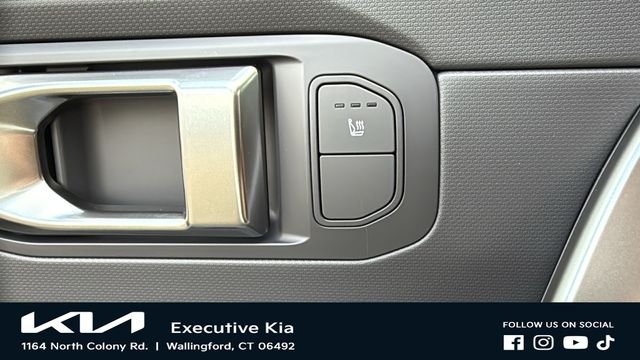 New 2027 Snow White Pearl / Black Roof Kia X-Line S image 20