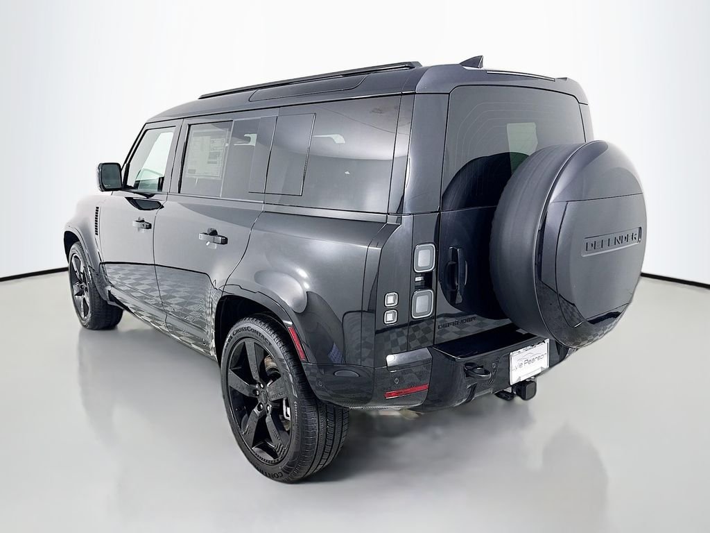 New 2026 Santorini Black Land Rover X-Dynamic SE image 3
