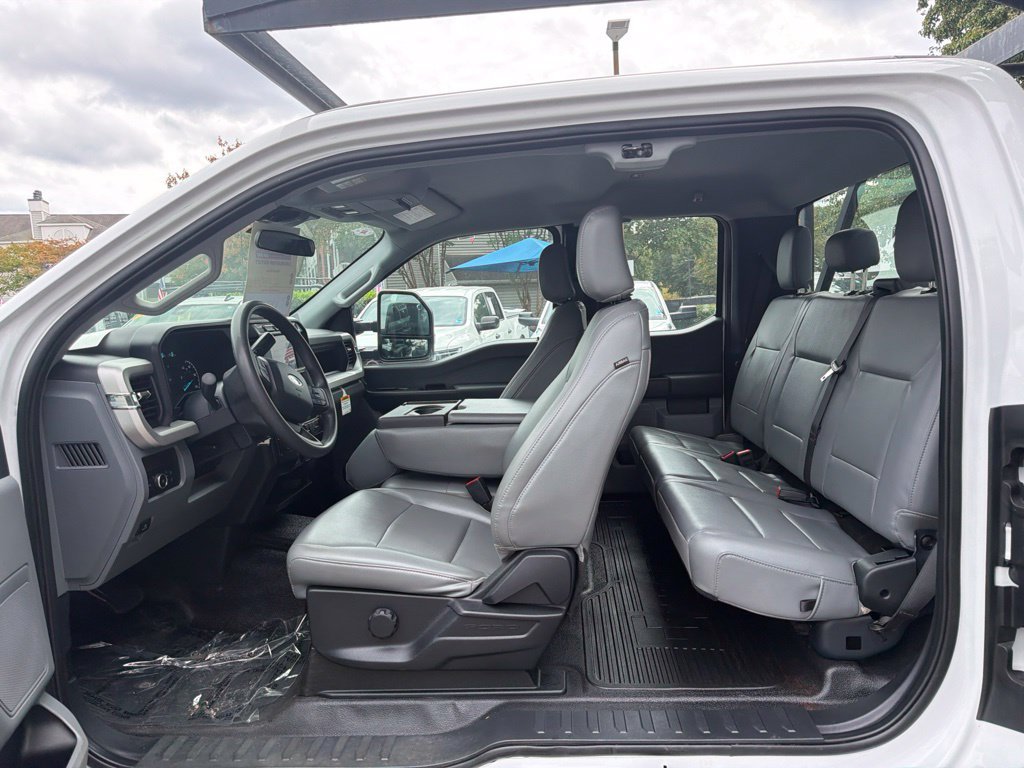 Used 2024 White Ford XL image 11
