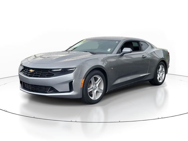 Used 2023 Gray Chevrolet 1LT image 2