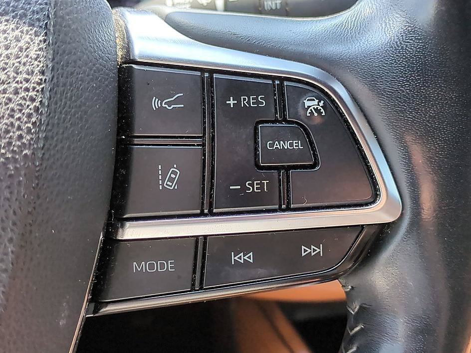Used 2021 Magnetic Gray Metallic Toyota Platinum image 18