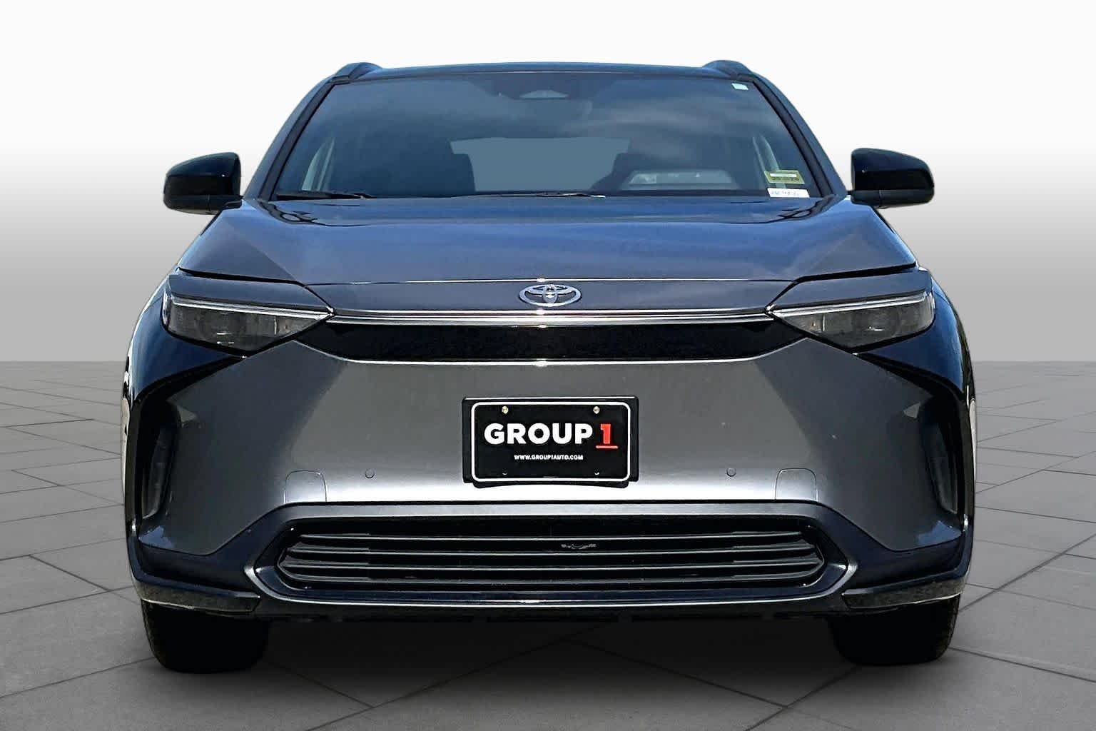 Certified Used 2024 Metal Toyota XLE image 3