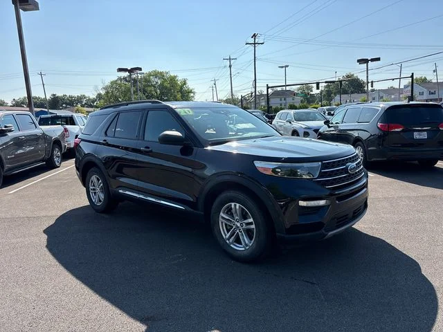Used 2020 Black Ford XLT image 2