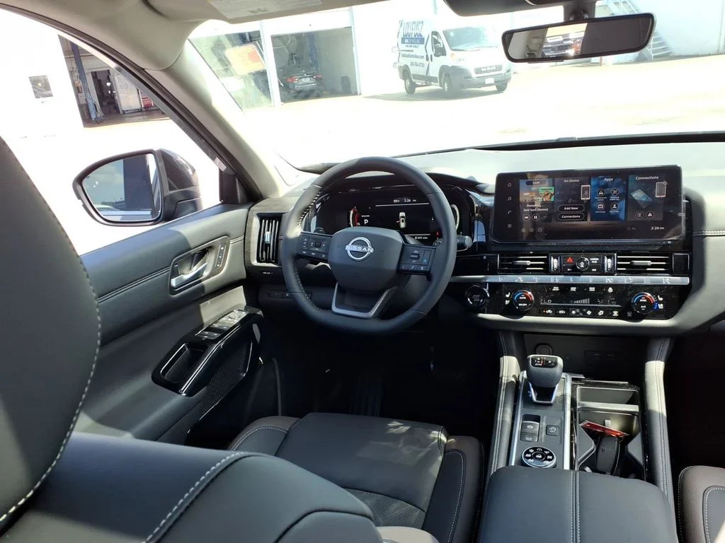 2026 Nissan Pathfinder Platinum - Photo 10
