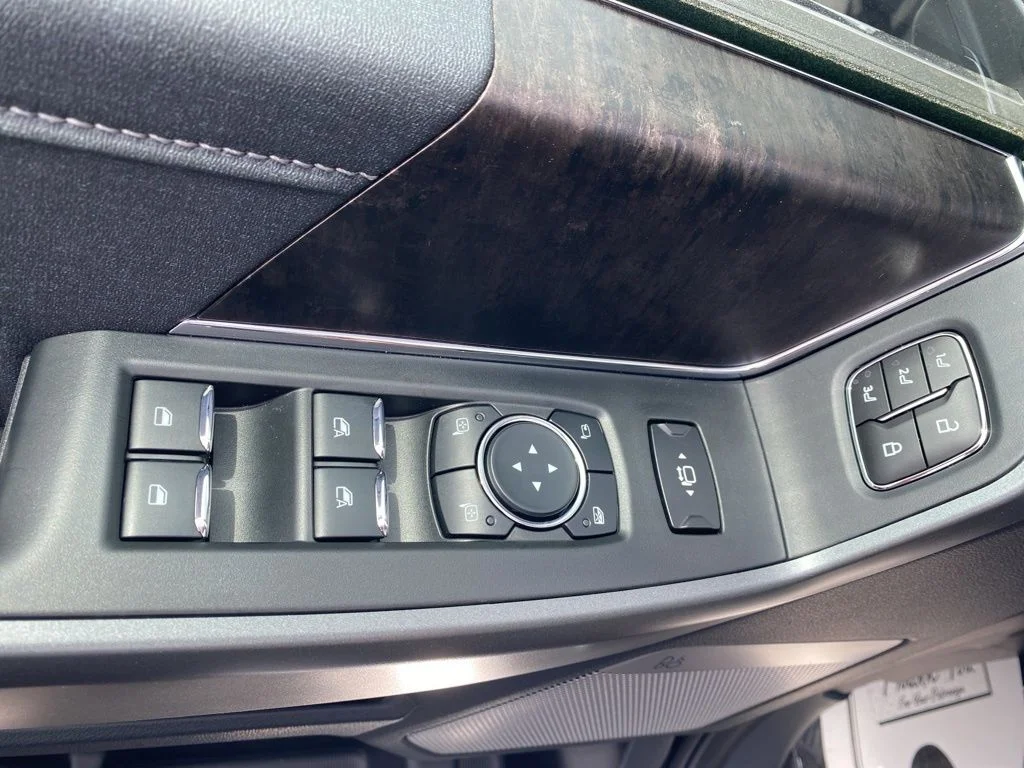 New 2026 Agate Black Metallic Ford F-250® Lariat® image 12