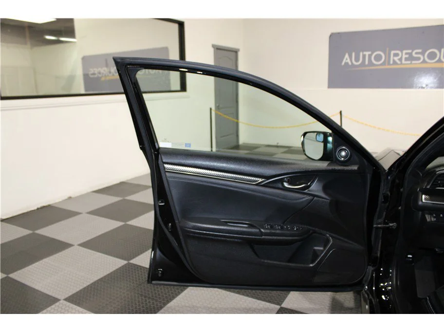 Used 2018 Black Honda Sport Touring image 11