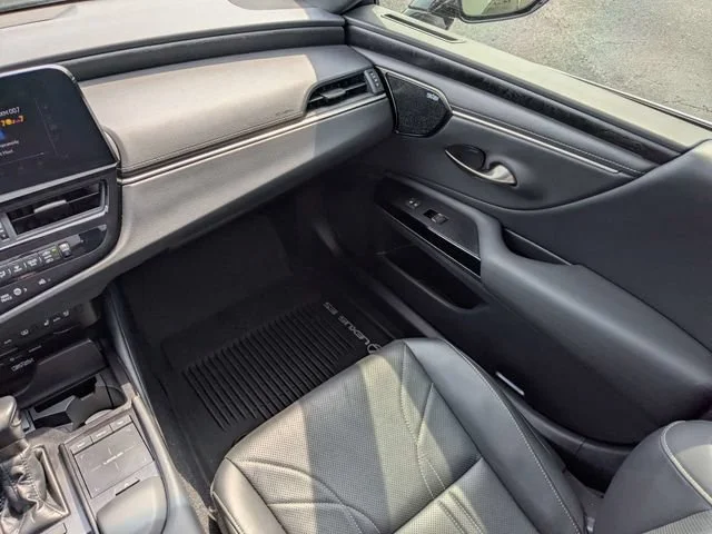 Used 2022 Caviar Lexus ES 350 Ultra Luxury image 16