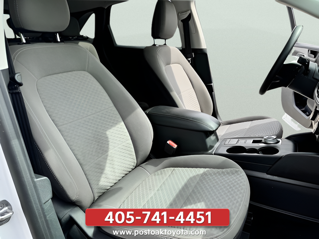 Used 2022 White Ford SE image 26