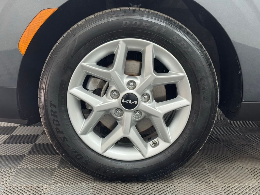 Used 2023 Gravity Gray Kia LX image 13