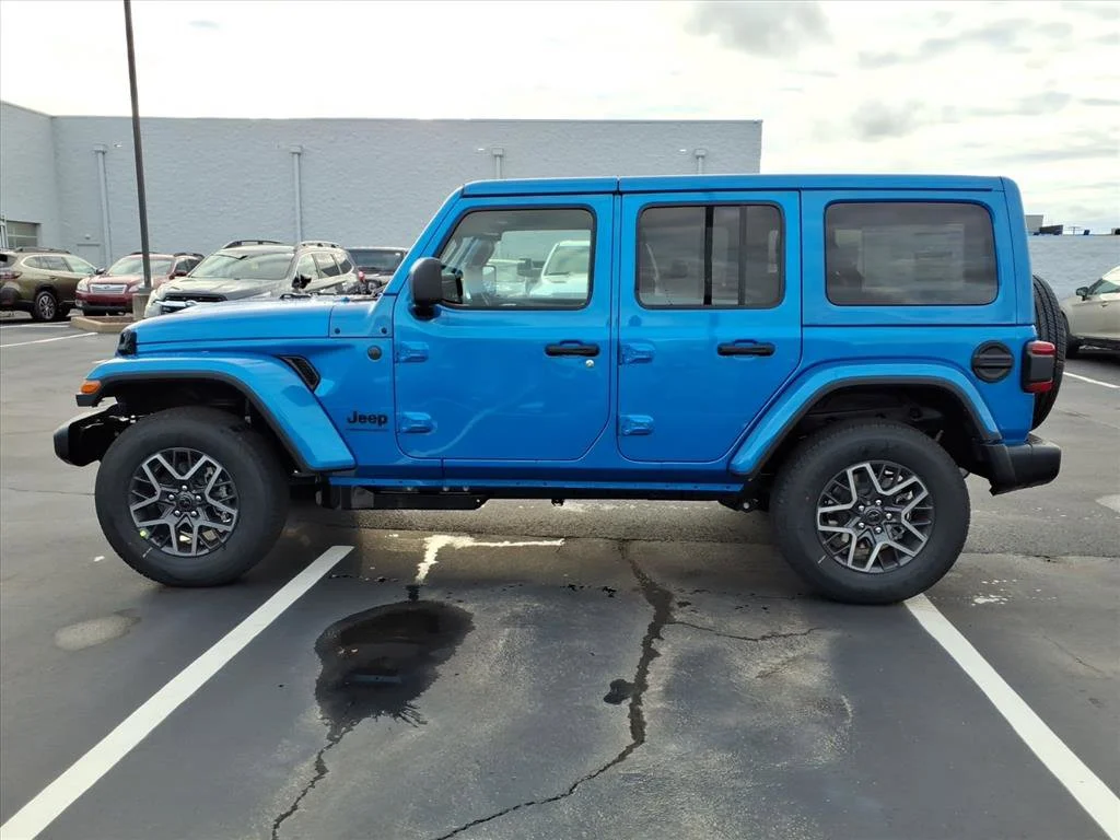 New 2026 Hydro Blue Pearl-Coat Exterior Paint Jeep Sahara image 3