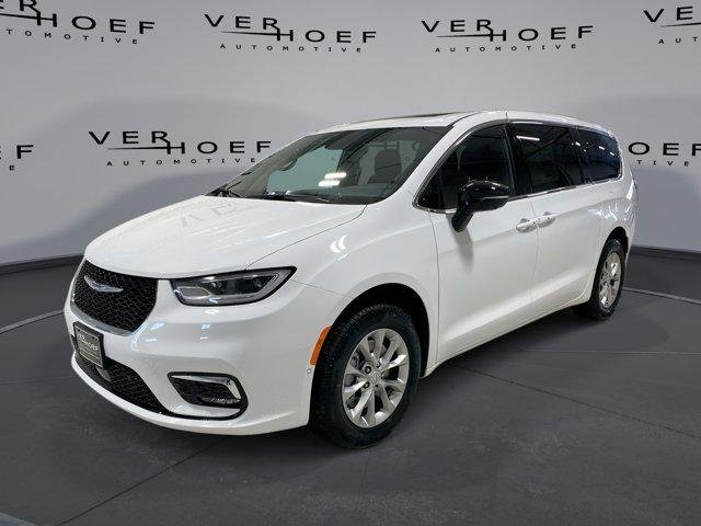 2026 Chrysler Pacifica Limited AWD's photo